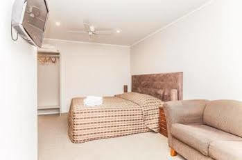 Parkview Motor Inn Pukekohe エクステリア 写真